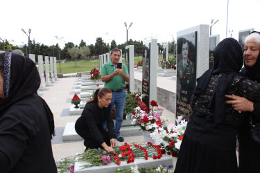 Şəhid mayor İlkin Əhədzadənin ildönümü münasibətilə Hərbi Memorial Məzarlıqdakı məzarı ziyarət olunub