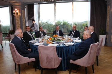 Səbail rayonunda Ümummilli Liderin anım günü ilə əlaqədar ehsan süfrəsi təşkil olunub