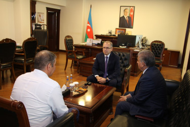 Rayon İcra Hakimiyyətinin başçısı şəhid atası Mirzağa Ağayev ilə görüş keçirmişdir