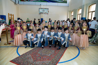 132-134 nömrəli təhsil kompleksində “Bir pay al – Bir ümid ver!” devizi altında Novruz yarmarkası