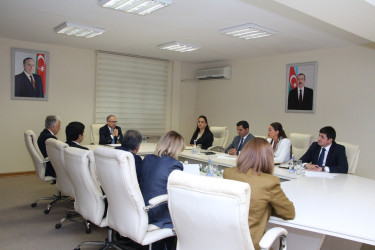 Səbail Rayon İcra Hakimiyyətində rəqəmsal inkişaf və idarəetmənin elektronlaşdırılmasına dair müşavirə keçirilib