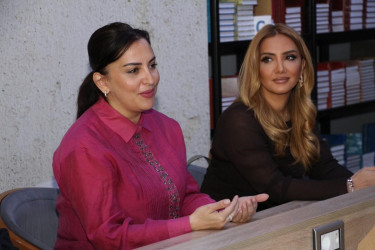 Səbail rayonunda “Poçt markalarında şəhərimizin siması” mövzusunda tələbələrlə görüş keçirilmişdir