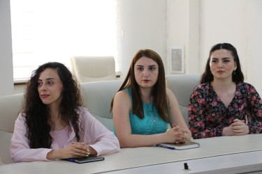 Rayon İcra Hakimiyyətinin başçısı RİHBA-nın məsul əməkdaşı Fikrət Rzayevi yubileyi münasibətilə təbrik etmişdir