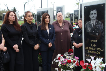 Şəhid mayor İlkin Əhədzadənin ildönümü münasibətilə Hərbi Memorial Məzarlıqdakı məzarı ziyarət olunub