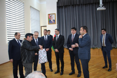 Rayon İcra Hakimiyyətinin başçısı Bayıl yaşayış massivində sakinlərlə səyyar görüş keçirib