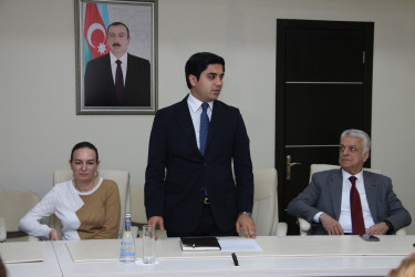 Rayon İcra Hakimiyyətinin başçısı Vuqar Zeynalov RİHBA-nın sektor müdiri Qabil Vahidovu yubileyi münasibətilə təbrik etmişdir