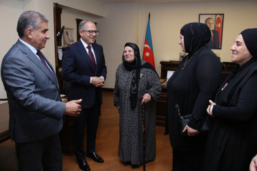 Səbail Rayon İcra Hakimiyyətində şəhid ailələri ilə görüş keçirilib