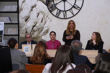 Səbail rayonunda “Poçt markalarında şəhərimizin siması” mövzusunda tələbələrlə görüş keçirilmişdir
