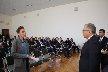Rayon İcra Hakimiyyətinin başçısı Badamdar qəsəbəsində sakinlərlə səyyar görüş keçirib
