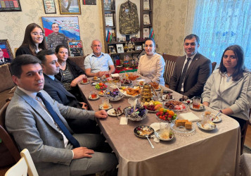 Səbail rayonunda şəhidlərin  ailə üzvləri ziyarət olunur