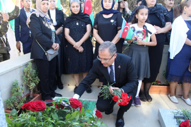 Anım Günü ilə əlaqədar Vətən müharibəsi şəhidlərinin məzarları ziyarət olunub