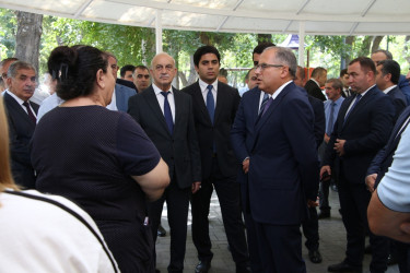 Rayon İcra Hakimiyyətinin başçısı Bayıl yaşayış massivində sakinlərlə görüş keçirib