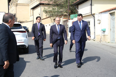 Rayon İcra Hakimiyyətinin başçısı Bibiheybət qəsəbəsində sakinlərin müraciətlərini dinləmiş və əraziyə baxış keçirmişdir