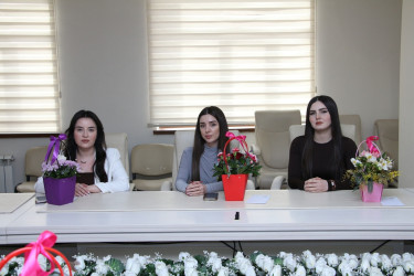 8 Mart – Beynəlxalq Qadınlar Günü münasibətilə Səbail Rayon İcra Hakimiyyətinin xanım əməkdaşları təbrik edilib