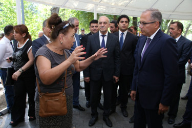 Rayon İcra Hakimiyyətinin başçısı Bayıl yaşayış massivində sakinlərlə görüş keçirib