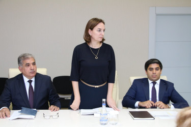 Səbail Rayon İcra Hakimiyyətində rəqəmsal inkişafa dair növbəti müşavirə keçirilib