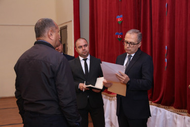 Rayon İcra Hakimiyyətinin başçısı Badamdar qəsəbəsində sakinlərlə səyyar görüş keçirib