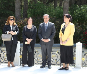 Səbail rayonunda akademik Zərifə xanım Əliyevanın anadan olmasının 102-ci ildönümü ilə əlaqədar xatirəsi anıldı