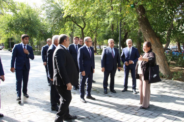 Rayon İcra Hakimiyyətinin başçısı Qafur Məmmədovun adını daşıyan parka baxış keçirmiş və sakinlərin müraciətlərini dinləmişdir