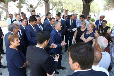 Rayon İcra Hakimiyyətinin başçısı tərəfindən Fəhlə əlləri parkında sakinlərlə səyyar görüş keçirilib