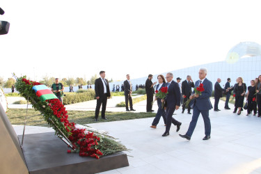 27 sentyabr - Anım Günü ilə əlaqədar Zəfər parkı ziyarət olundu