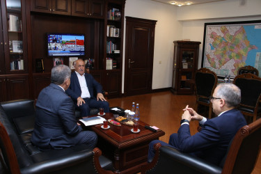 Rayon İcra Hakimiyyətinin başçısı Vətən müharibəsi şəhidi mayor İlkin Əhədzadənin atası ilə görüş keçirmişdir
