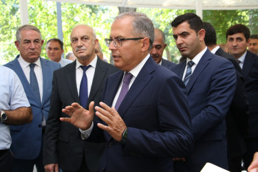 Rayon İcra Hakimiyyətinin başçısı Bayıl yaşayış massivində sakinlərlə görüş keçirib