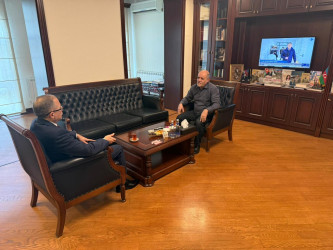 Rayon İcra Hakimiyyətinin başçısı Vətən müharibəsi şəhidi Fərid Əliyevin atası ilə görüş keçirmişdir