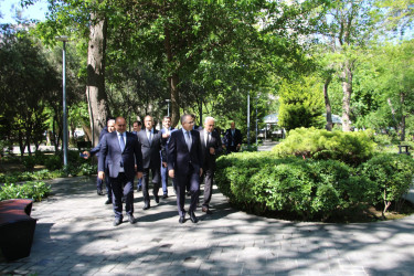 Rayon İcra Hakimiyyətinin başçısı Qafur Məmmədovun adını daşıyan parka baxış keçirmişdir