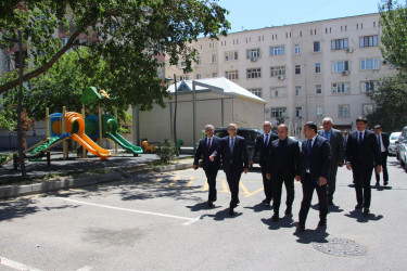Rayon İcra Hakimiyyətinin başçısı “Bizim həyət" layihəsi çərçivəsində yenilənən həyətə baxış keçirib