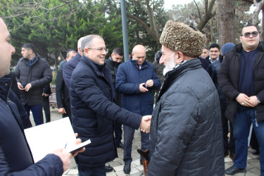 Rayon İcra Hakimiyyətinin başçısı Badamdarda sakinlərlə görüş keçirib