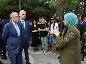Rayon İcra Hakimiyyətinin başçısı Badamdar qəsəbəsində sakinlərlə səyyar görüş keçirib