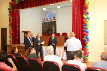 Rayon İcra Hakimiyyətinin başçısı Badamdar qəsəbəsində sakinlərlə səyyar görüş keçirib
