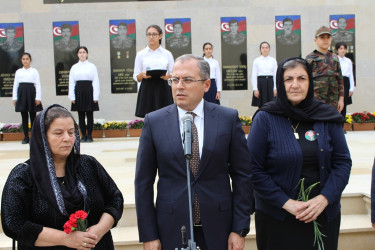 Səbail rayonu 239 nömrəli məktəbdə şəhidlərin xatirə lövhələrinin açılış mərasimi keçirilib