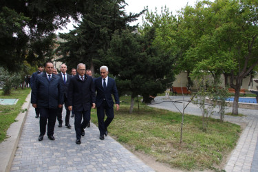 Rayon İcra Hakimiyyətinin başçısı “Veteranlar parkı"nda sakinlərin müraciətlərini dinləmiş və əraziyə baxış keçirmişdir