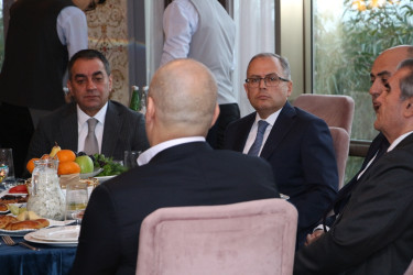 Səbail rayonunda Ümummilli Liderin anım günü ilə əlaqədar ehsan süfrəsi təşkil olunub