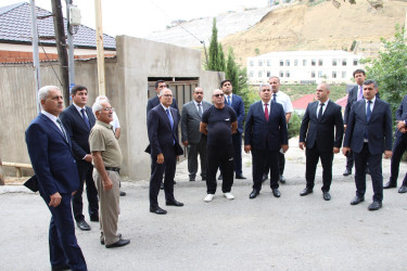Rayon İcra Hakimiyyətinin başçısı Badamdar qəsəbəsində sakinlərin müraciətlərini dinləmiş və əraziyə baxış keçirmişdir