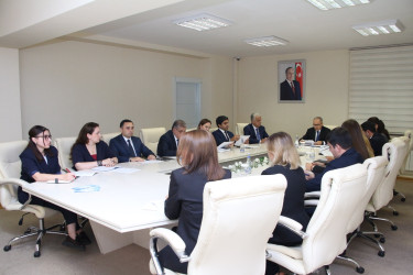 Səbail Rayon İcra Hakimiyyətində rəqəmsal inkişafa dair növbəti müşavirə keçirilib