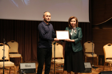 Beynəlxalq Muğam Mərkəzində Ümummilli Lider Heydər Əliyevin anadan olmasının 103-cü ildönümünə həsr olunmuş tədbir keçirilmişdir
