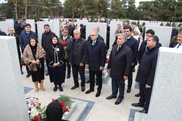 27 sentyabr - Anım Gününün beşinci ildönümü ilə əlaqədar Hərbi Memorial Məzarlıq ziyarət olundu