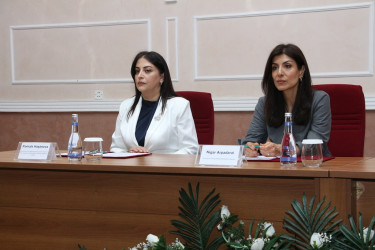 Səbail Rayon İcra Hakimiyyətində Ümummilli Lider Heydər Əliyevin anadan olmasının 103-cü ildönümü həsr olunmuş tədbir keçirilmişdir