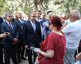 Rayon İcra Hakimiyyətinin başçısı sakinlərlə səyyar görüş keçirmişdir