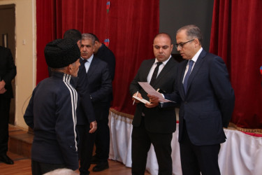 Rayon İcra Hakimiyyətinin başçısı Badamdar qəsəbəsində sakinlərlə səyyar görüş keçirib