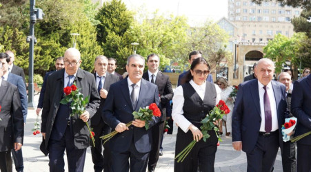 Beynəlxalq Muğam Mərkəzində Ümummilli Lider Heydər Əliyevin anadan olmasının 103-cü ildönümünə həsr olunmuş tədbir keçirilmişdir