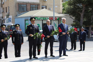 “2 İyul - Azərbaycan Polisi Günü” ilə əlaqədar "Şəhidlər" abidə kompleksi ziyarət olunmuşdur