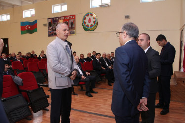 Rayon İcra Hakimiyyətinin başçısı Badamdar qəsəbəsində sakinlərlə səyyar görüş keçirib