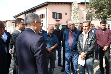 Rayon İcra Hakimiyyətinin başçısı Bibiheybət qəsəbəsində sakinlərlə səyyar görüş keçirib