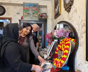 Səbail rayonunda şəhidlərin ailə üzvləri ziyarət olunur