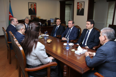 Səbail rayon sakini, xalq artisti Mənsum İbrahimovla Rayon İcra Hakimiyyətinin başçısı görüş keçirmişdir