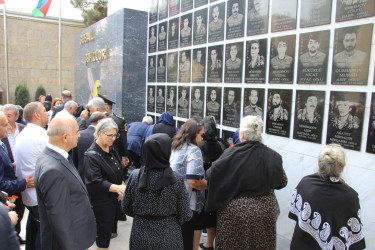 27 sentyabr - Anım Günü ilə bağlı Badamdar qəsəbəsində “Şəhidlər abidəsi” ziyarət edilmişdir